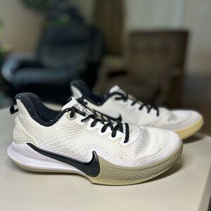 Nike Grey Athletic Training Sneakers
Men’s Size 8 / Women’s 9.5 Equivalent